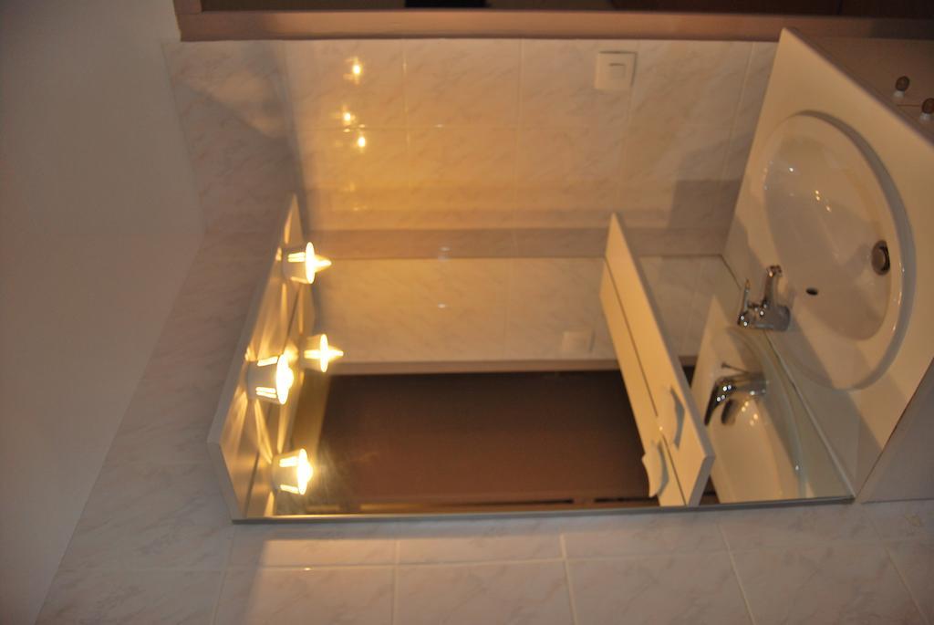 Hotel Restaurant Le Central Balaruc-les-Bains Room photo